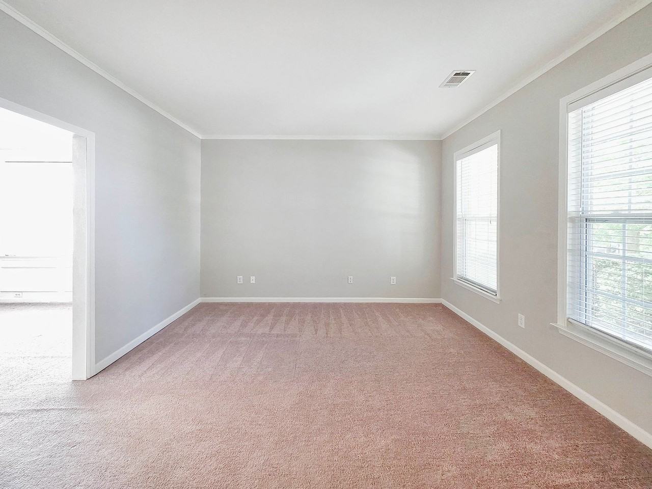 5425 Fieldfreen Drive - Photo 7 of 50