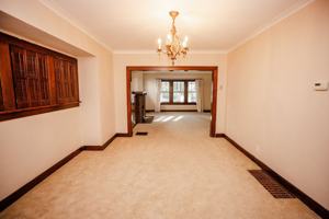 featured image of 1452 Rollins Rd