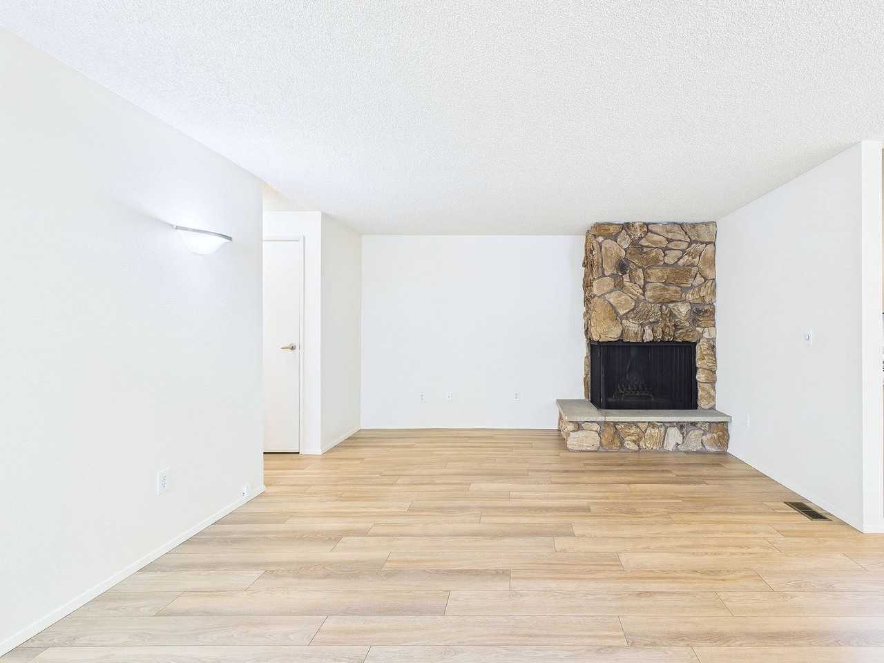 8013 Sunset Terrace West - Photo 2 of 15