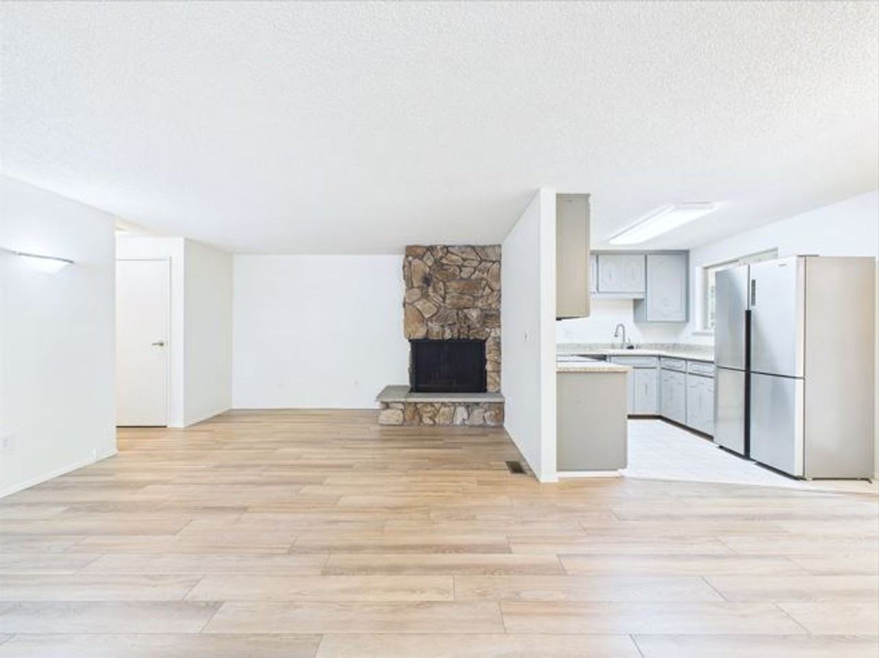 8013 Sunset Terrace West - Photo 4 of 15