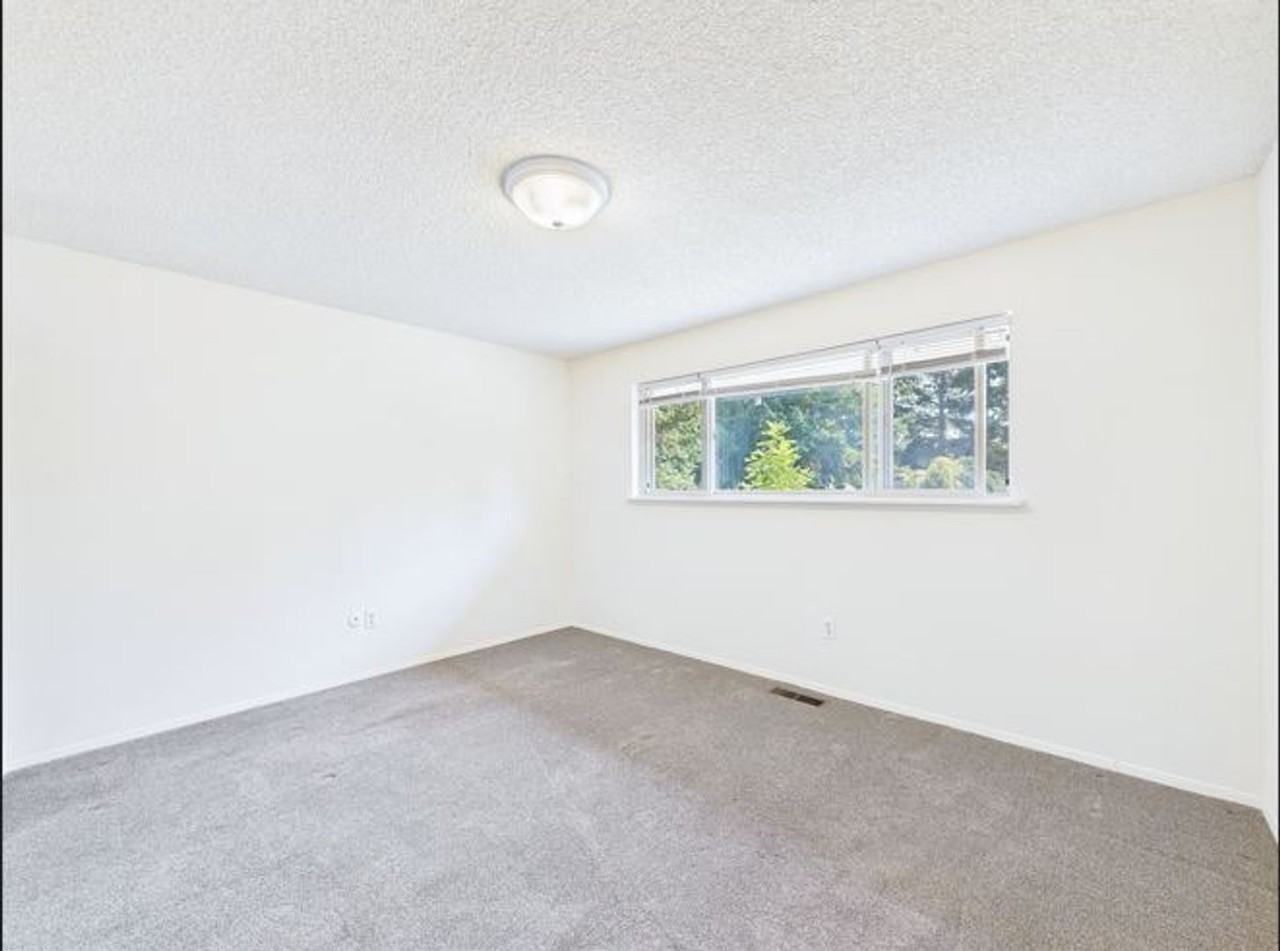 8013 Sunset Terrace West - Photo 7 of 15