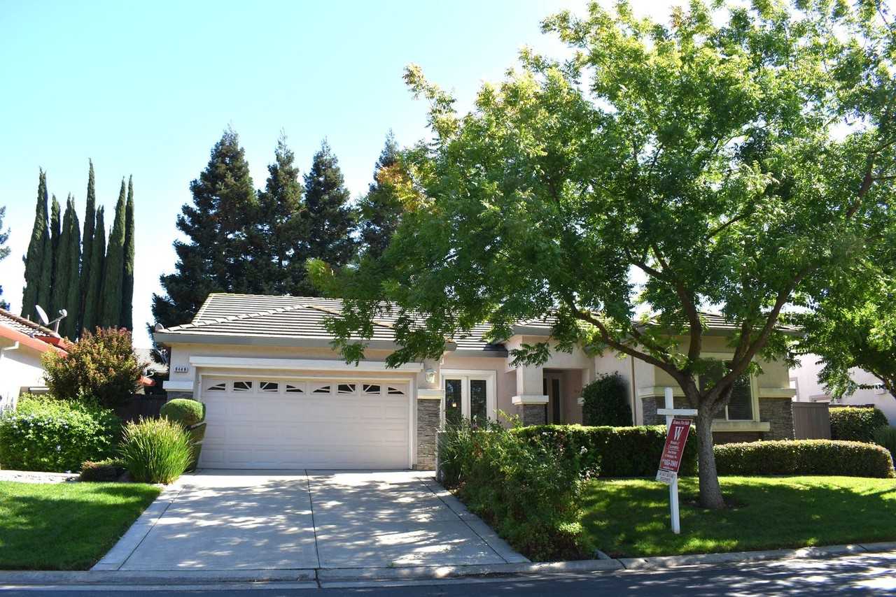 9449 Century Oaks Ln - Photo 2 of 37