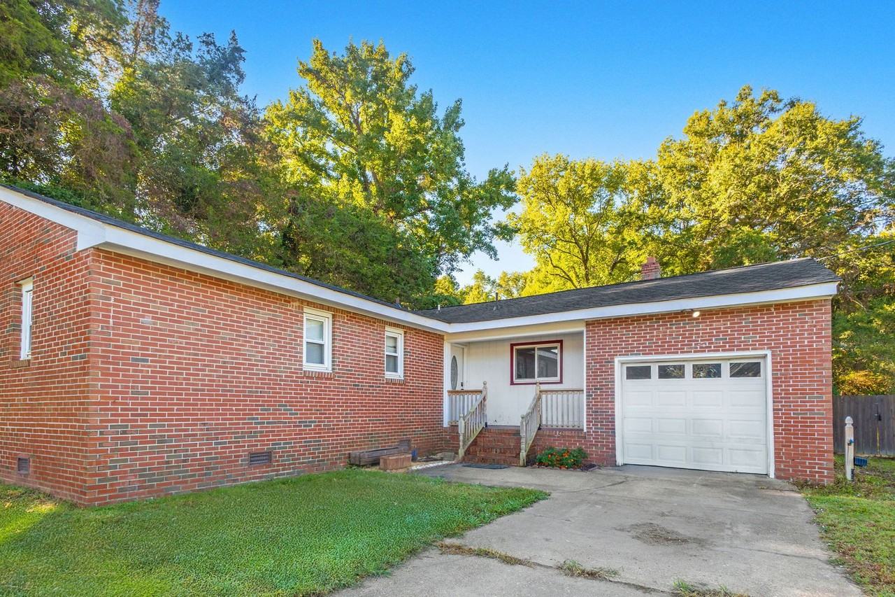 1336 Great Bridge Boulevard - Photo 2 of 15