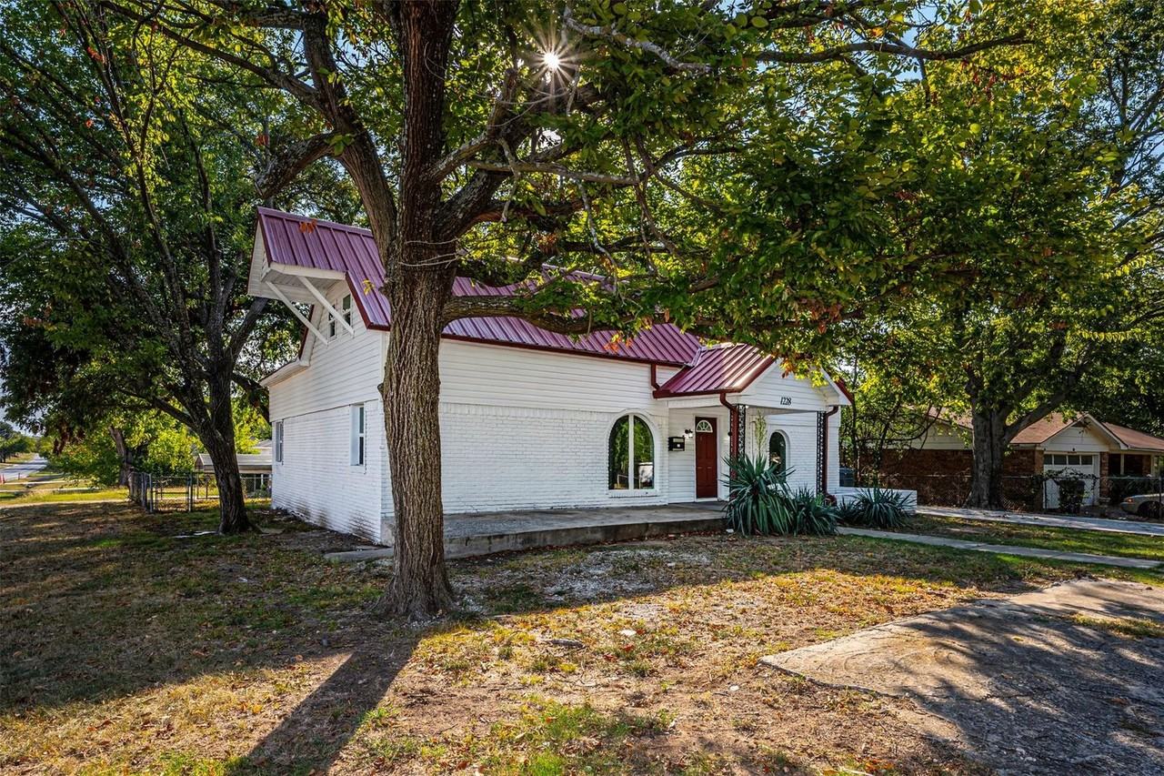 1228 D St Nw - Photo 2 of 17