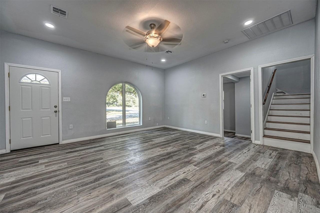 1228 D St Nw - Photo 4 of 17