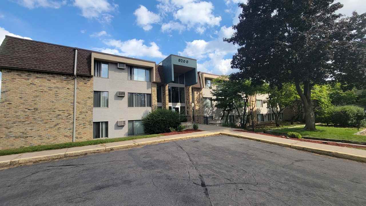 8200 Stanley Road - Photo 3 of 26