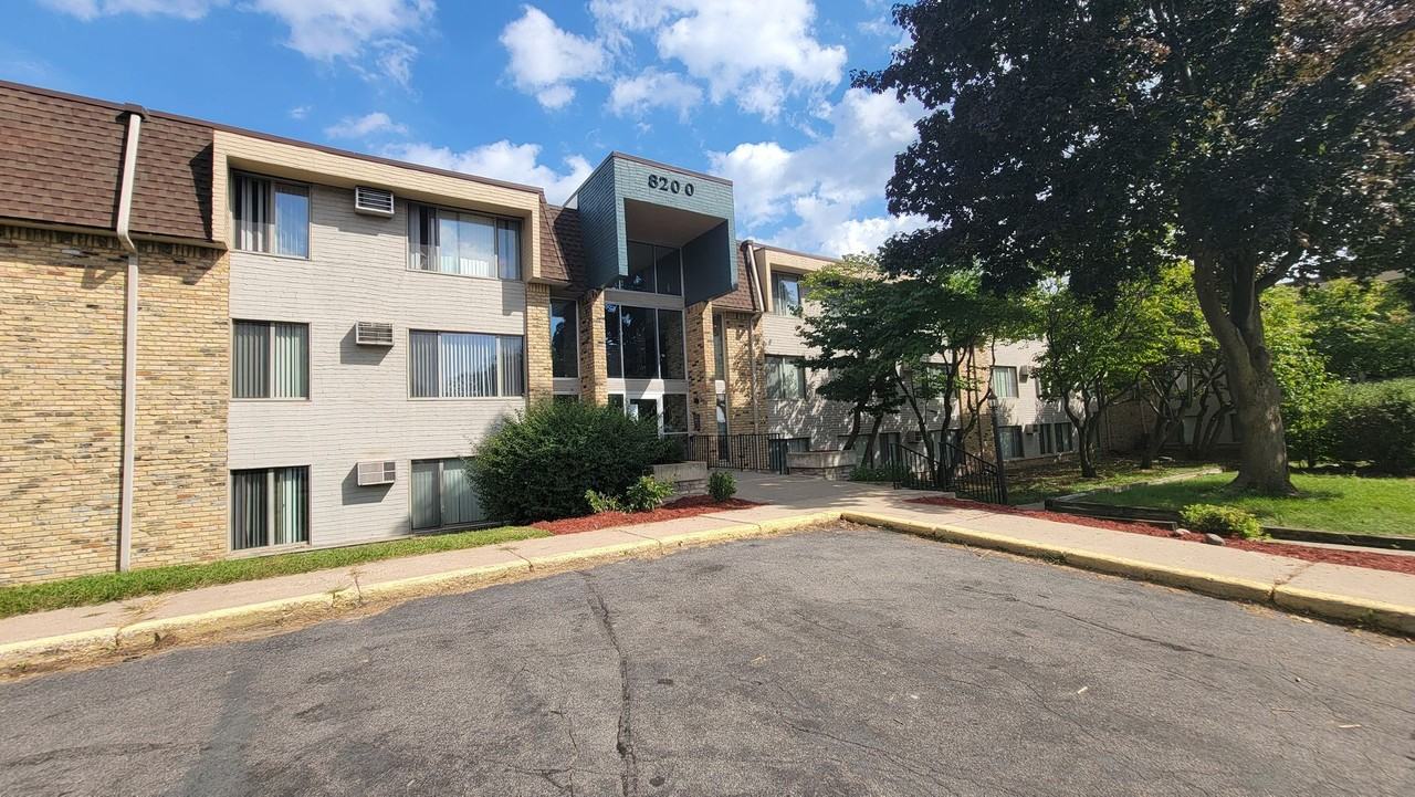 8200 Stanley Road - Photo 4 of 26