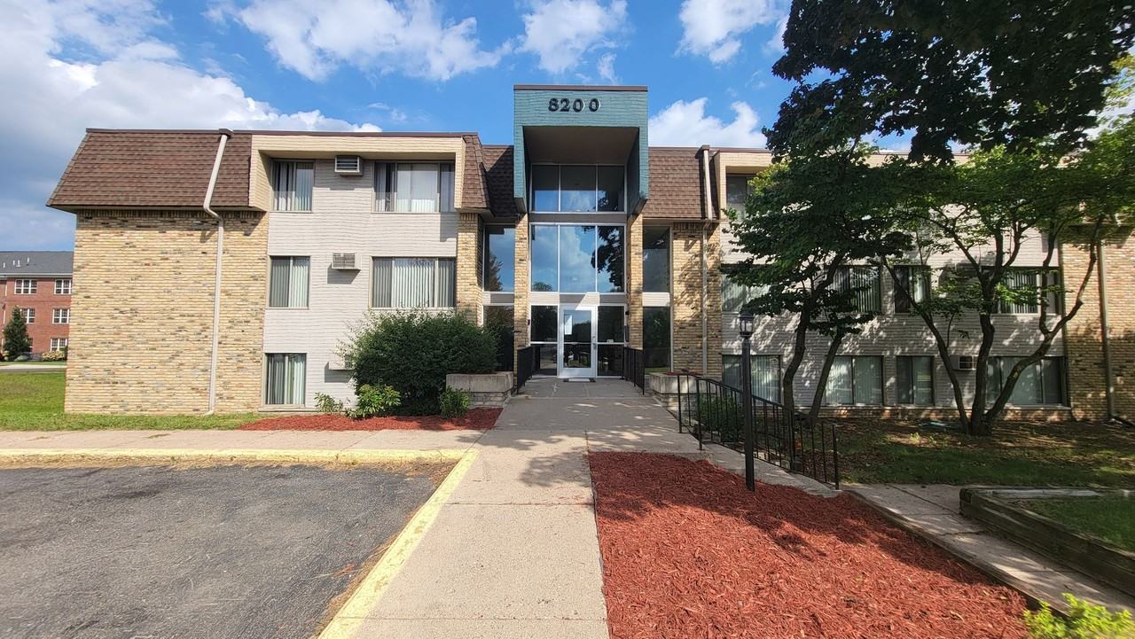 8200 Stanley Road - Photo 5 of 26