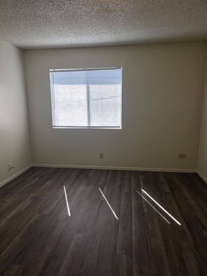 5901 Ming Avenue #03 - Photo 5 of 8