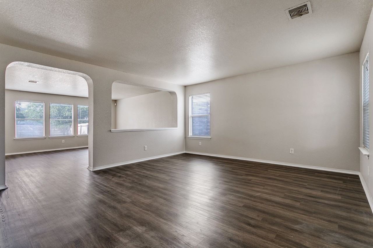 6609 Wood Bench - Photo 5 of 23