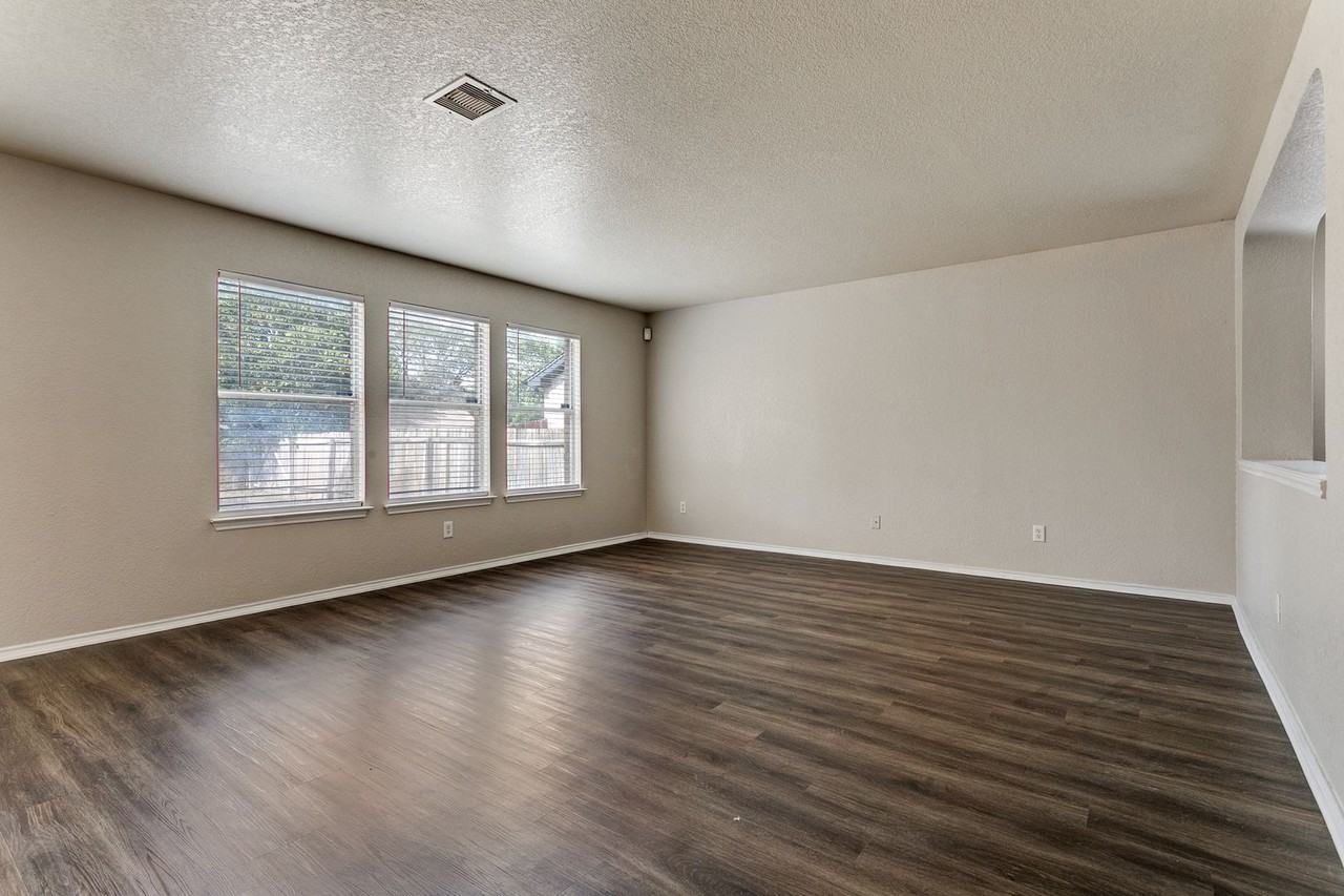 6609 Wood Bench - Photo 6 of 23