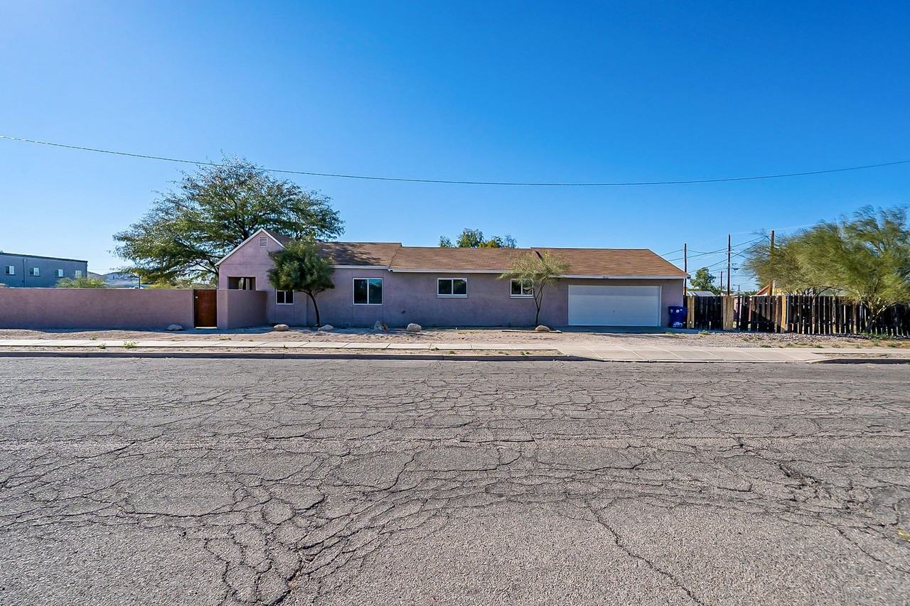 49 E Adams St - Photo 5 of 31