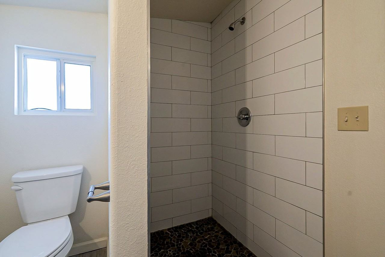 49 E Adams St - Photo 7 of 31