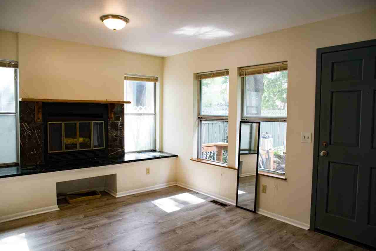 425 8th Ave Se - Photo 4 of 21