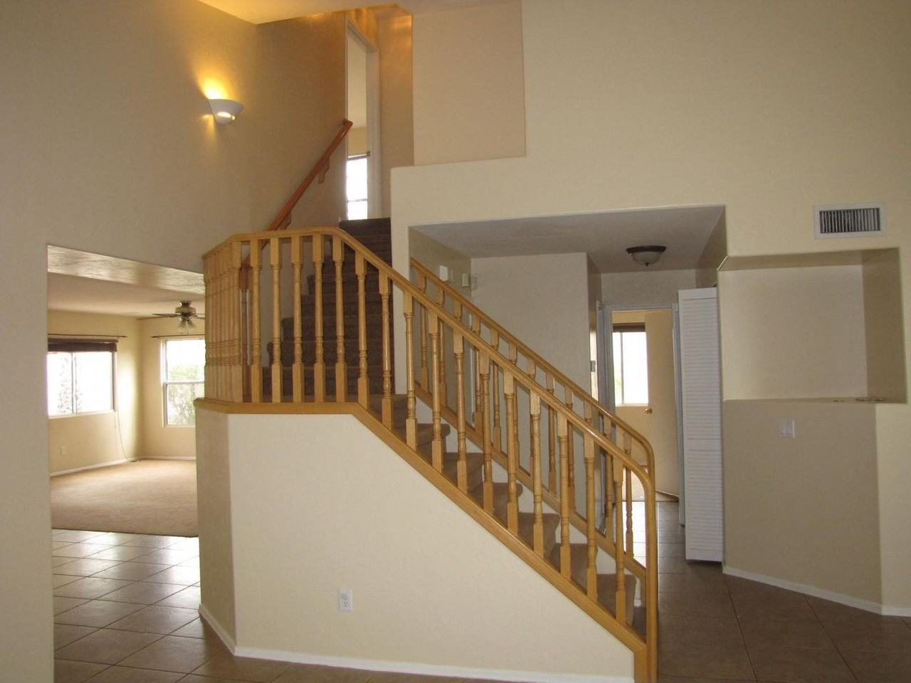 2050 W Three Oaks Dr - Photo 6 of 17