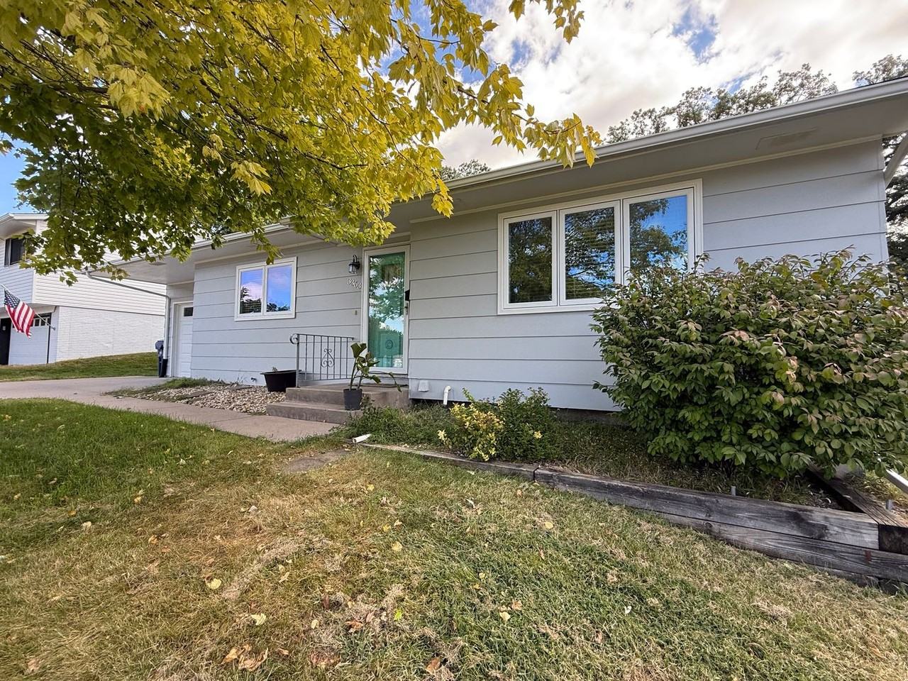 3363 Sunny Hill Dr - Photo 2 of 35
