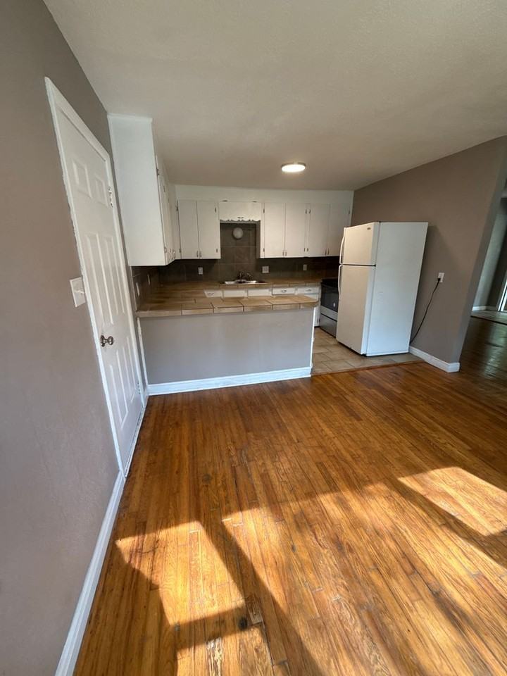 1535 East Talmage Street - Photo 3 of 13