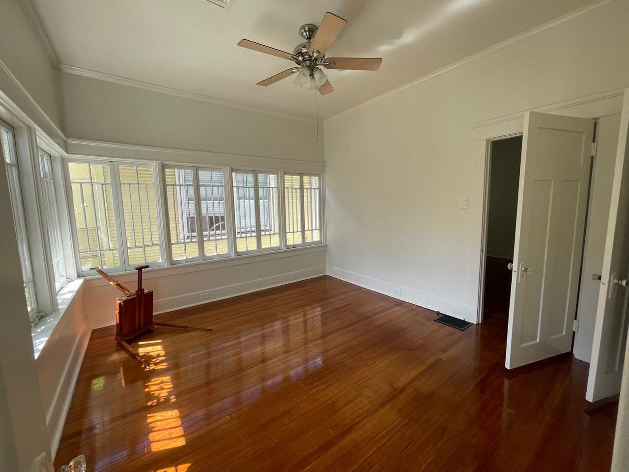 1519 Pine St - Photo 6 of 17