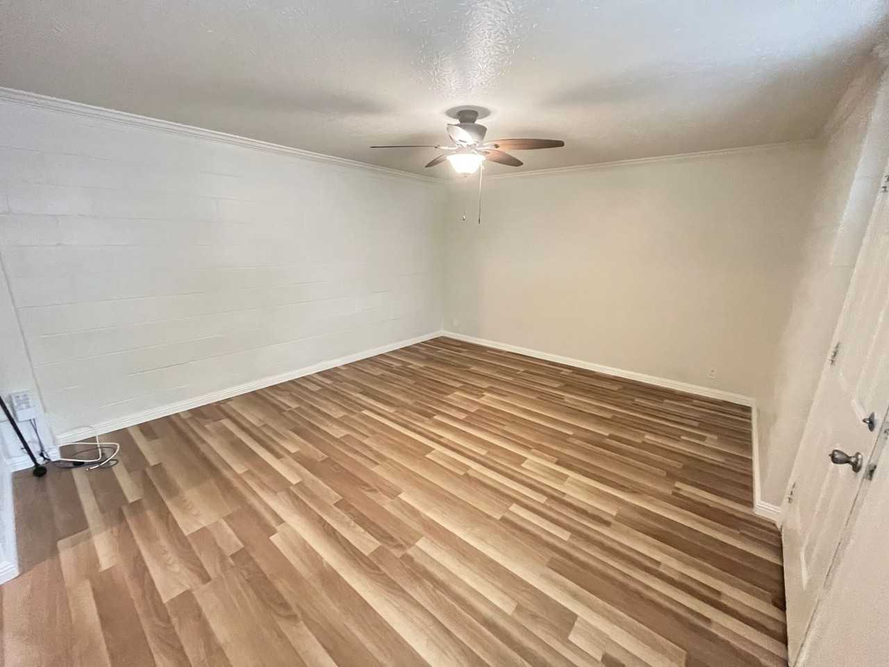 1732 Gulick Ave - Photo 4 of 15
