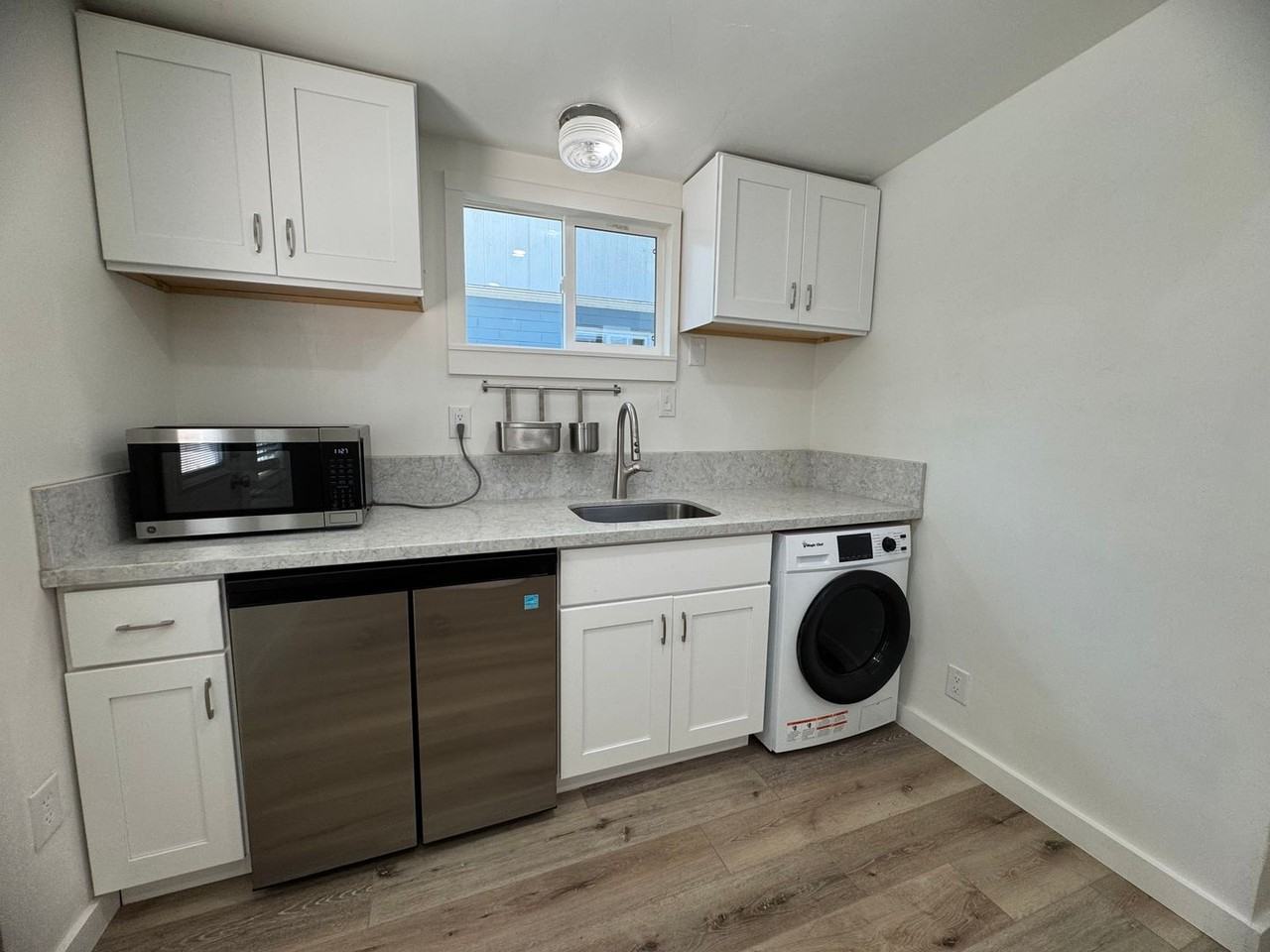 1048_1050 Warner - Photo 2 of 18