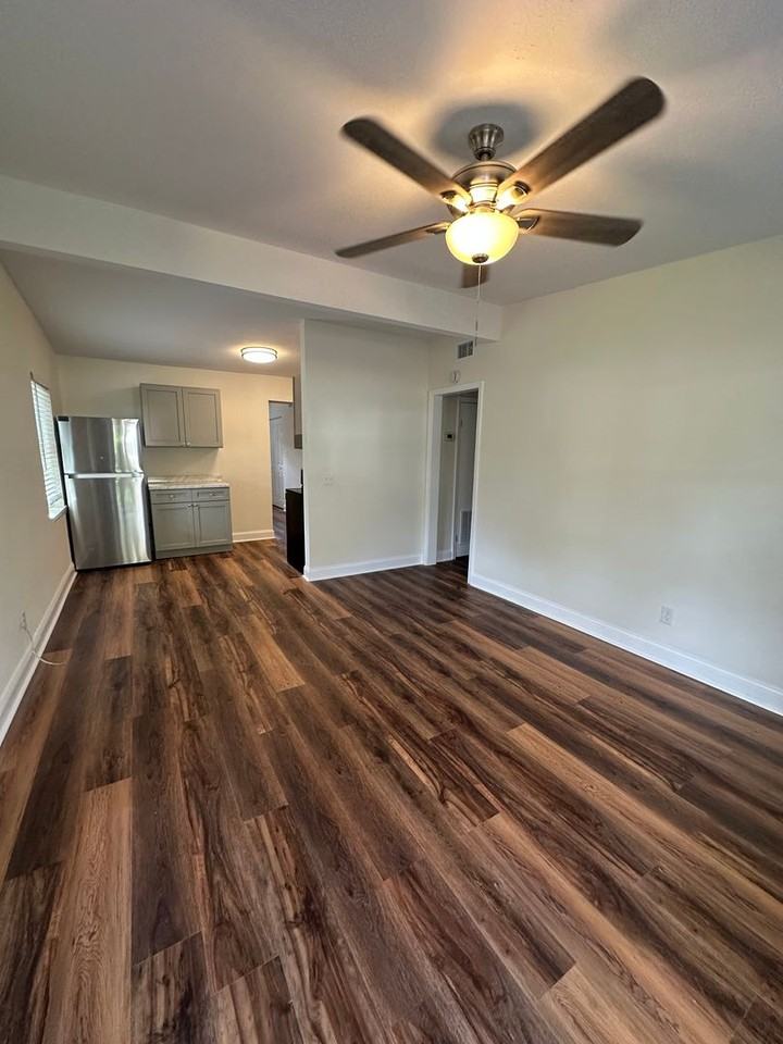 1020 Joe Louis St - Photo 3 of 19