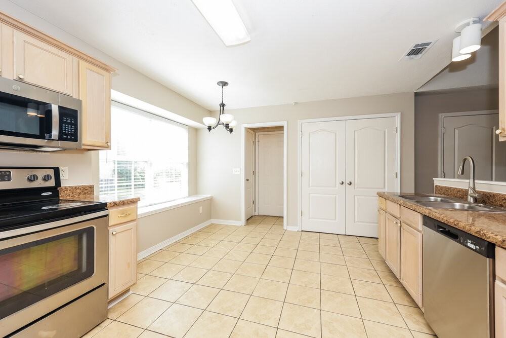 373 Davids Way - Photo 5 of 16