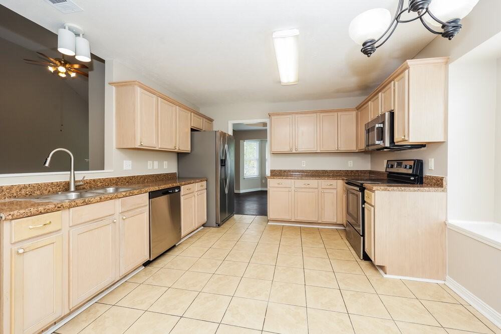 373 Davids Way - Photo 6 of 16