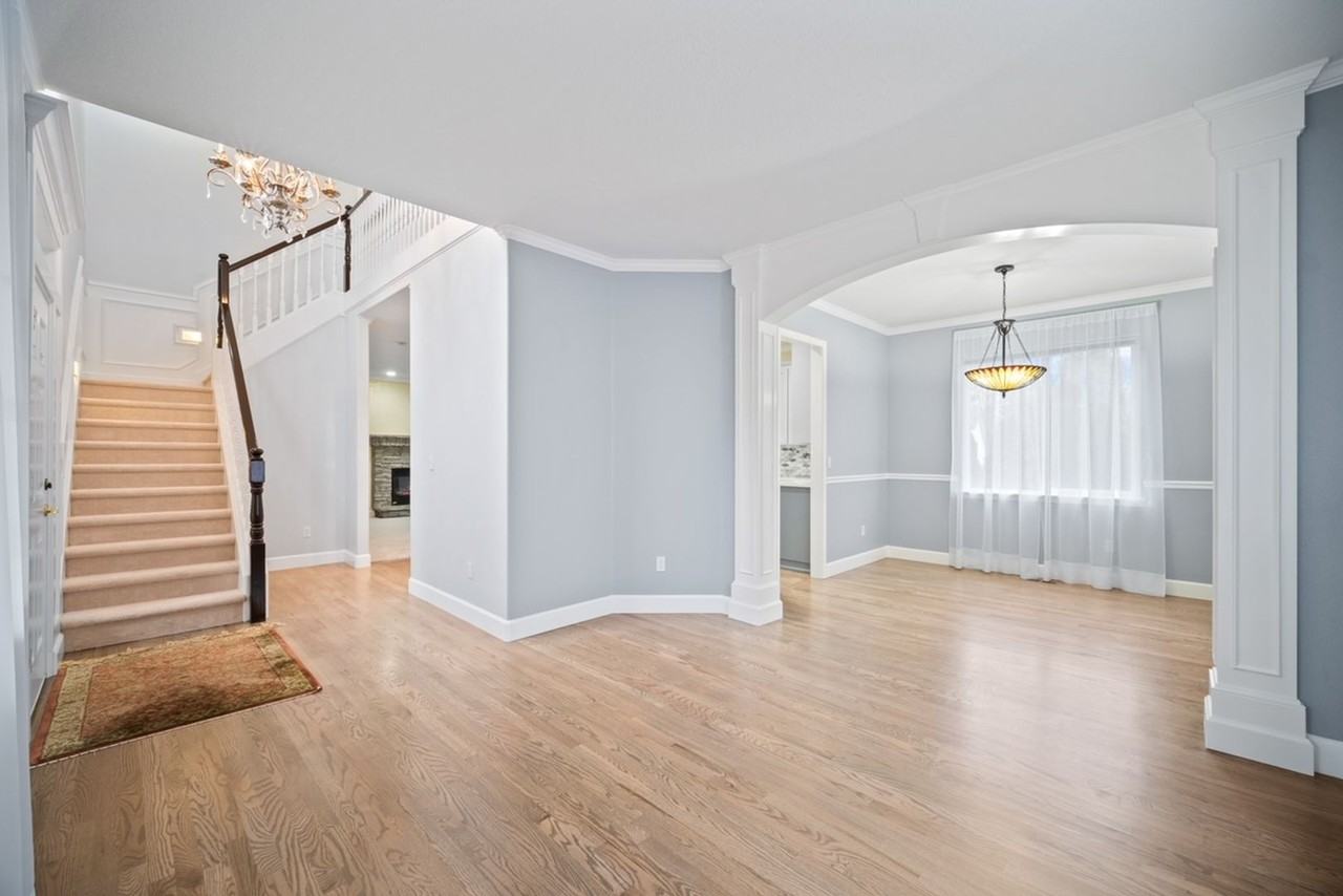 16044 Southeast Flavel Drive - Photo 3 of 38