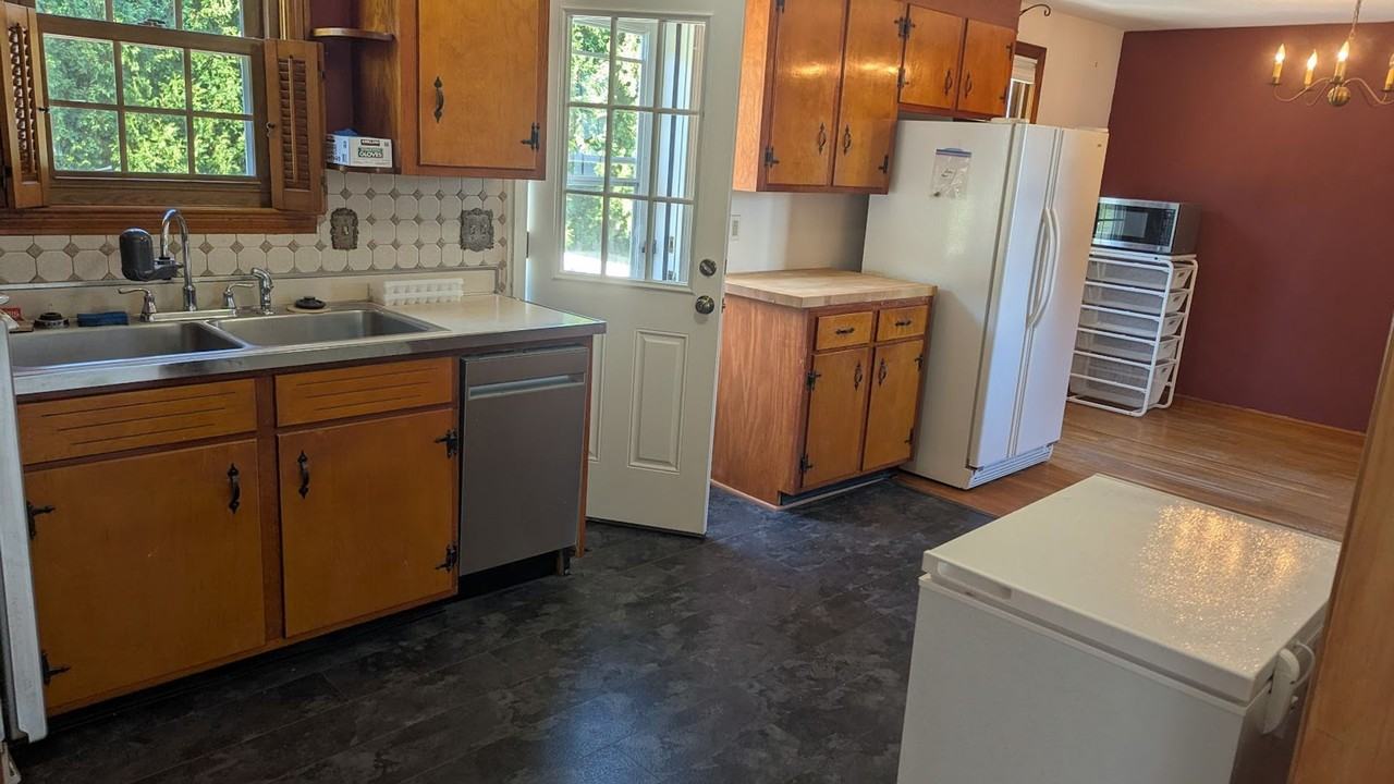 128 Old Charter Road - Photo 2 of 17