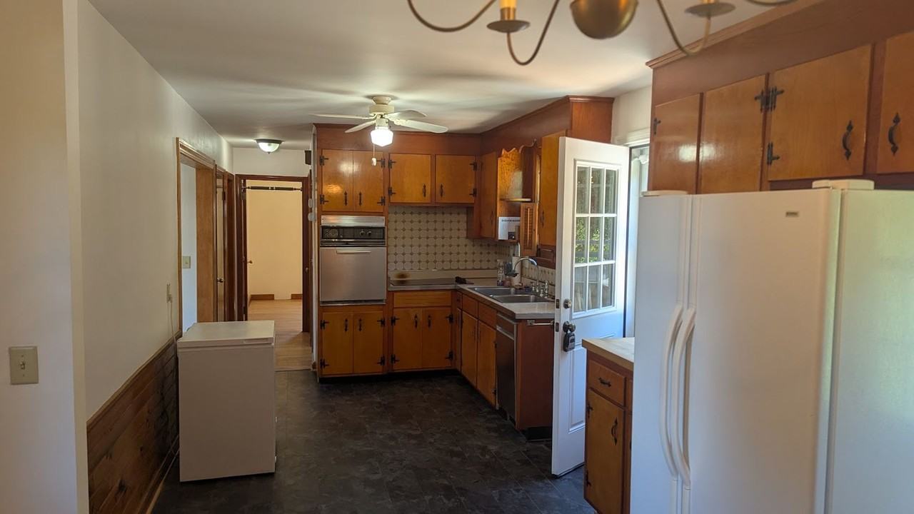 128 Old Charter Road - Photo 3 of 17