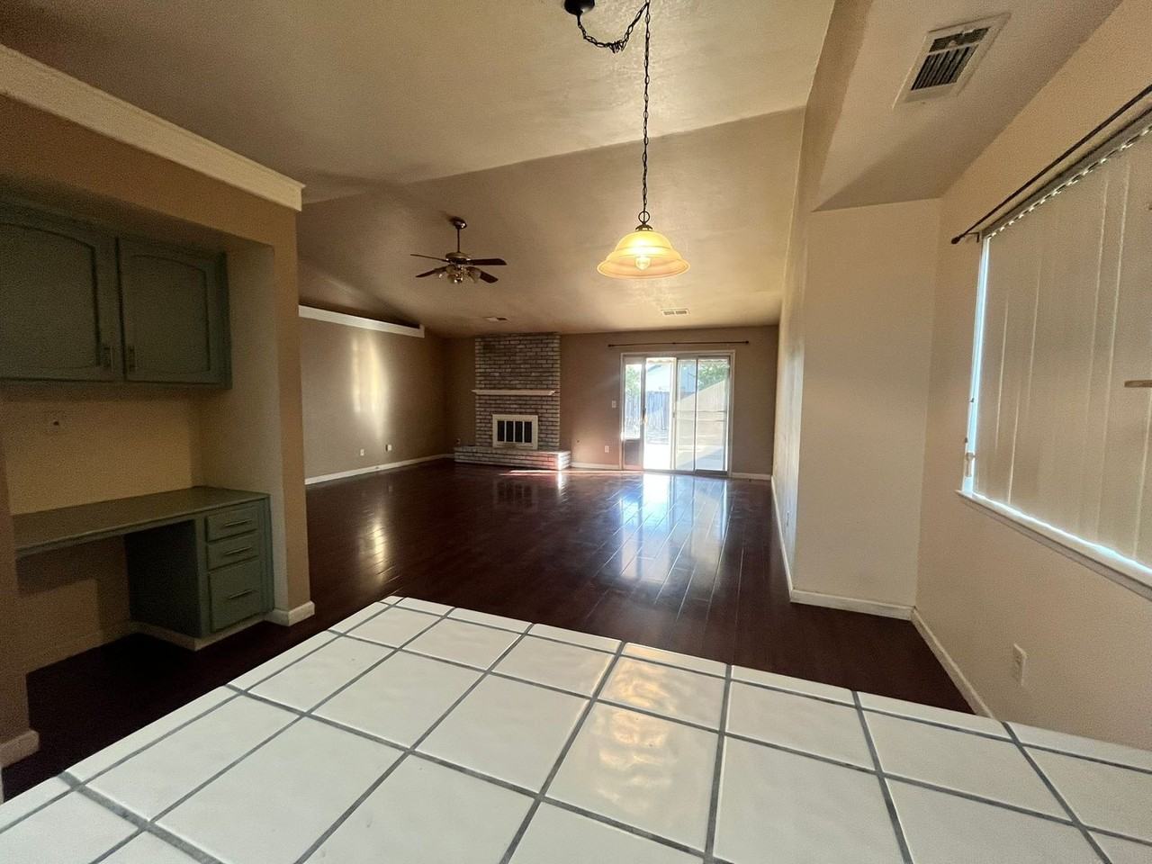 1403 E Buena Vista Ave - Photo 3 of 25