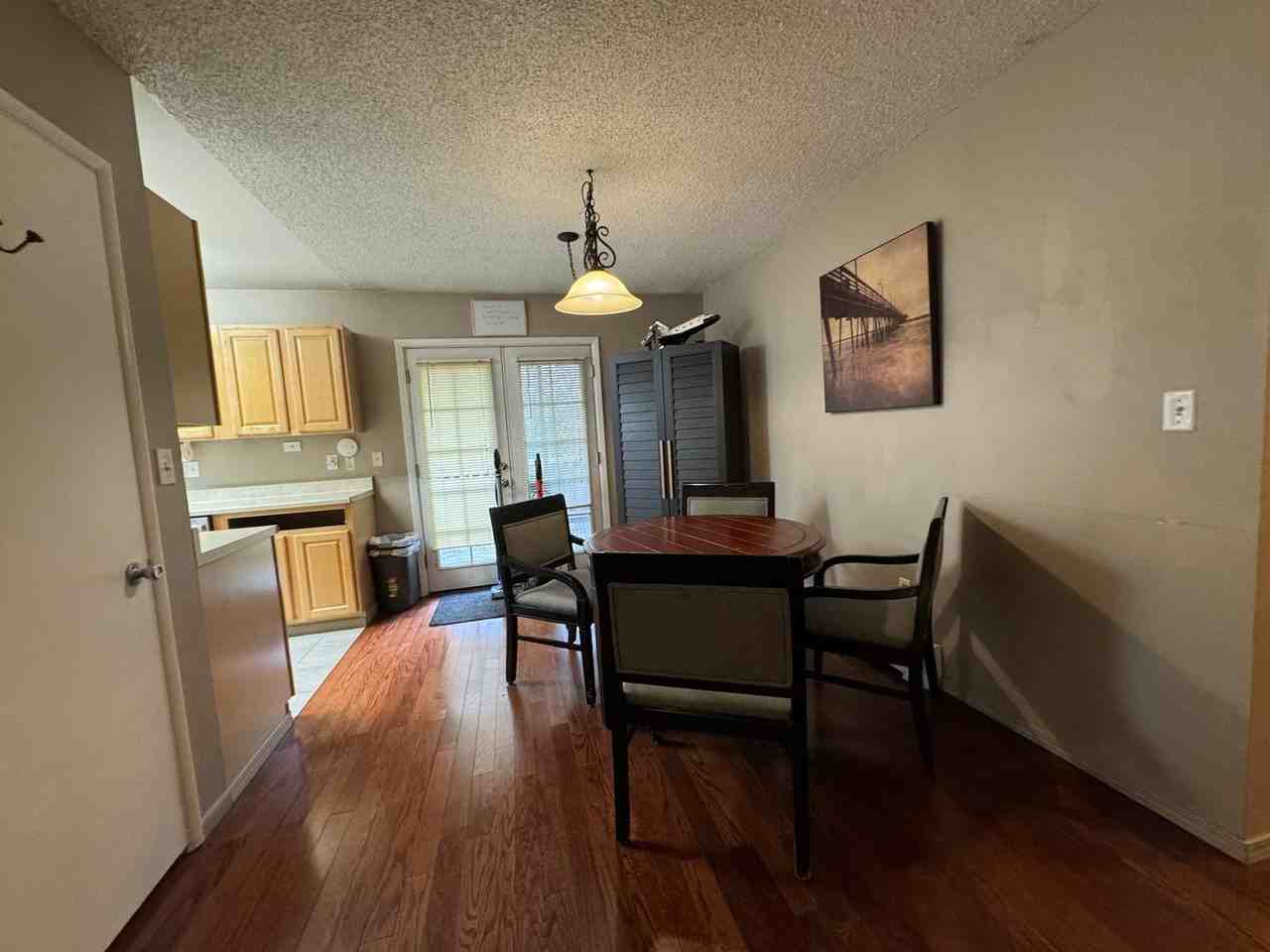 1739 Crosson Ave - Photo 5 of 20