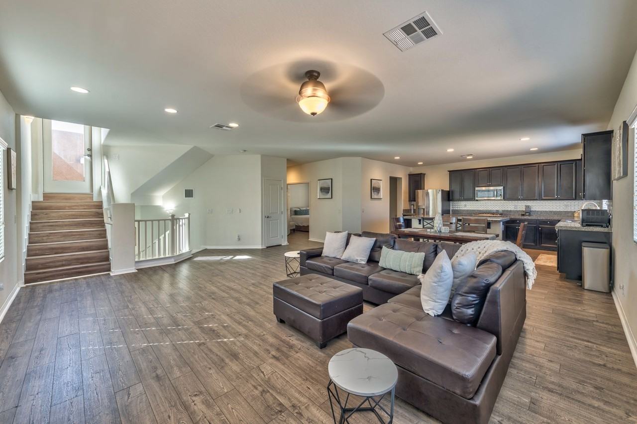 5630 Aspen Heights Dr - Photo 2 of 16