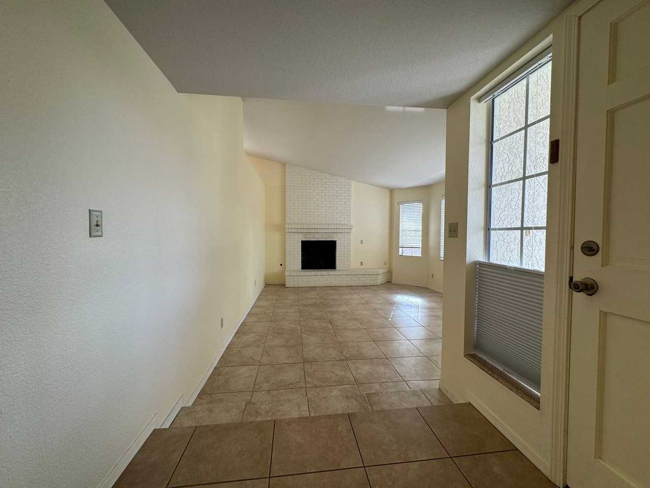 3807 Saint Andrews Drive - Photo 4 of 27