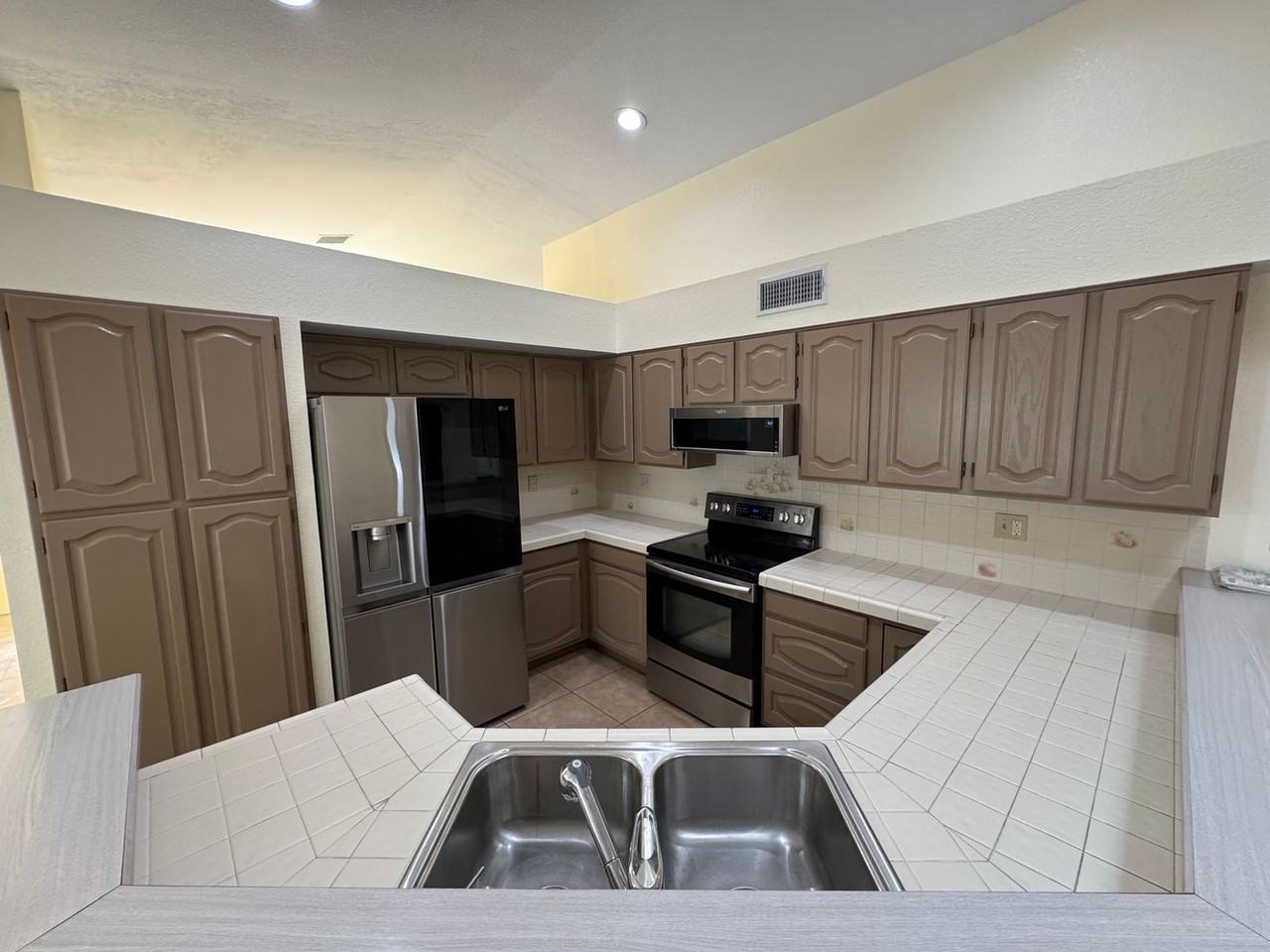 3807 Saint Andrews Drive - Photo 7 of 27