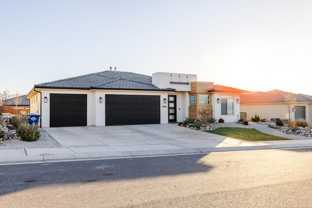 2956 E Photinia Dr - Photo 1 of 1