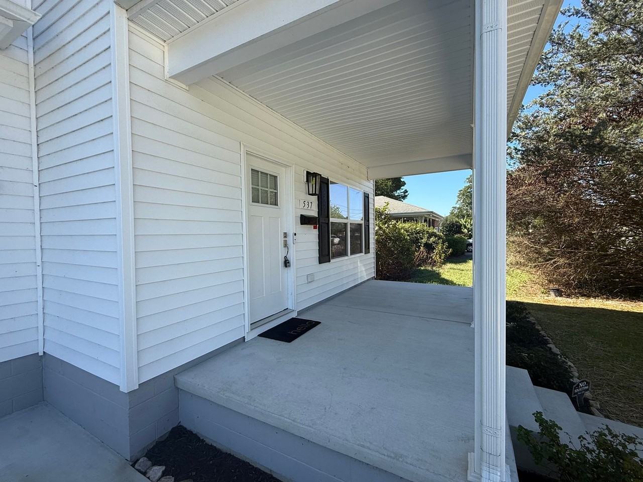 537 Earl St - Photo 2 of 30