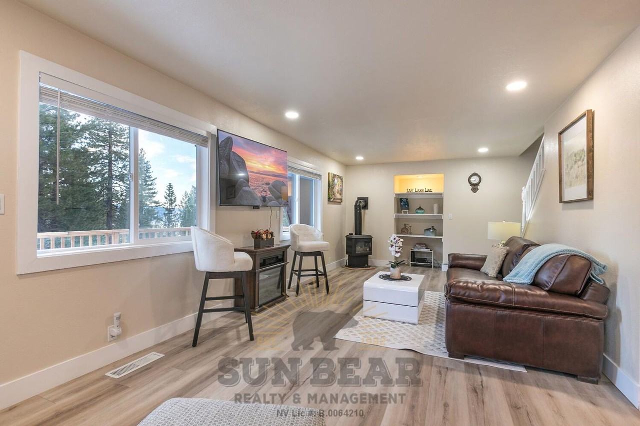 568 Tyner Way - Photo 3 of 35