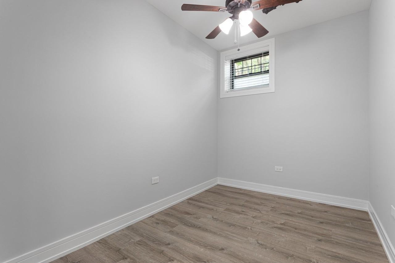 1062 W Glenlake Ave #GW - Photo 2 of 15