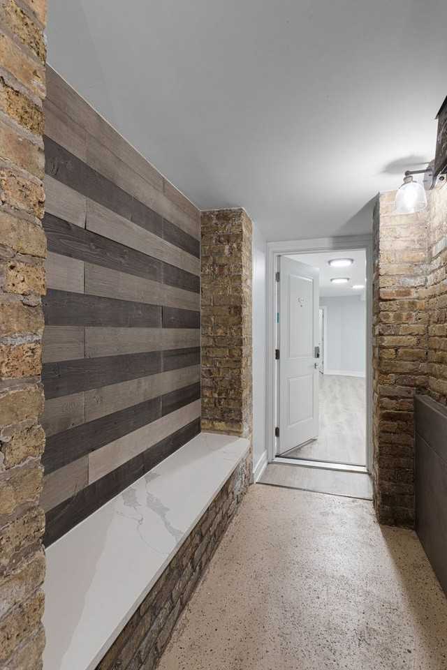 1062 W Glenlake Ave #GW - Photo 4 of 15