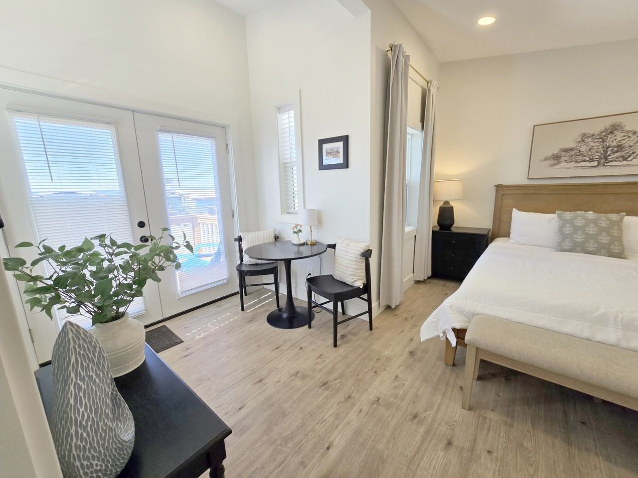 118 S Pacific St #NA - Photo 2 of 13