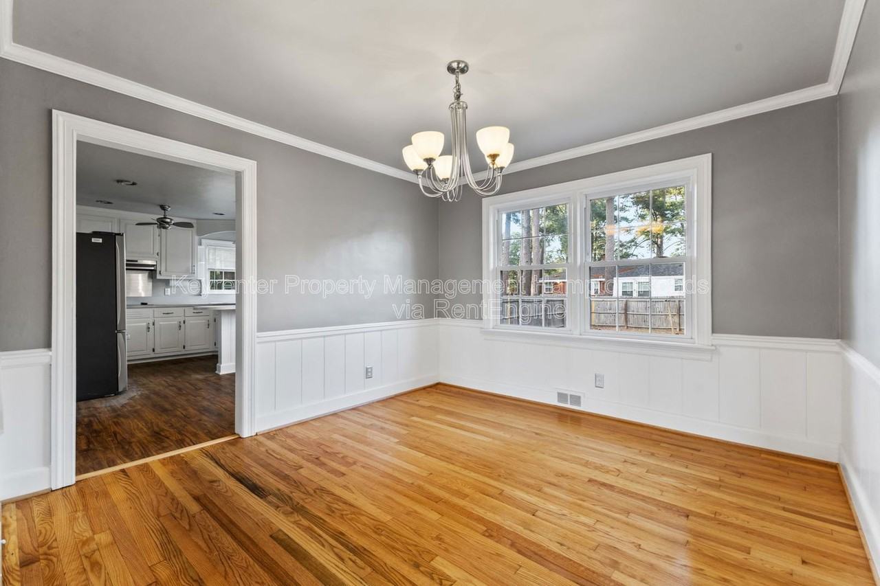 4900 Briarwood Ln - Photo 4 of 25