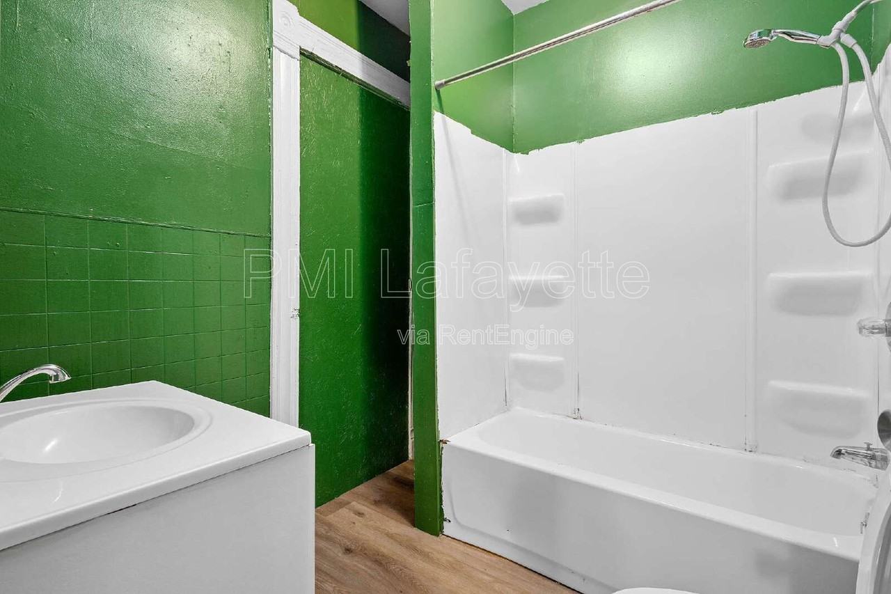 120 W 3rd St #3 - Photo 7 of 11