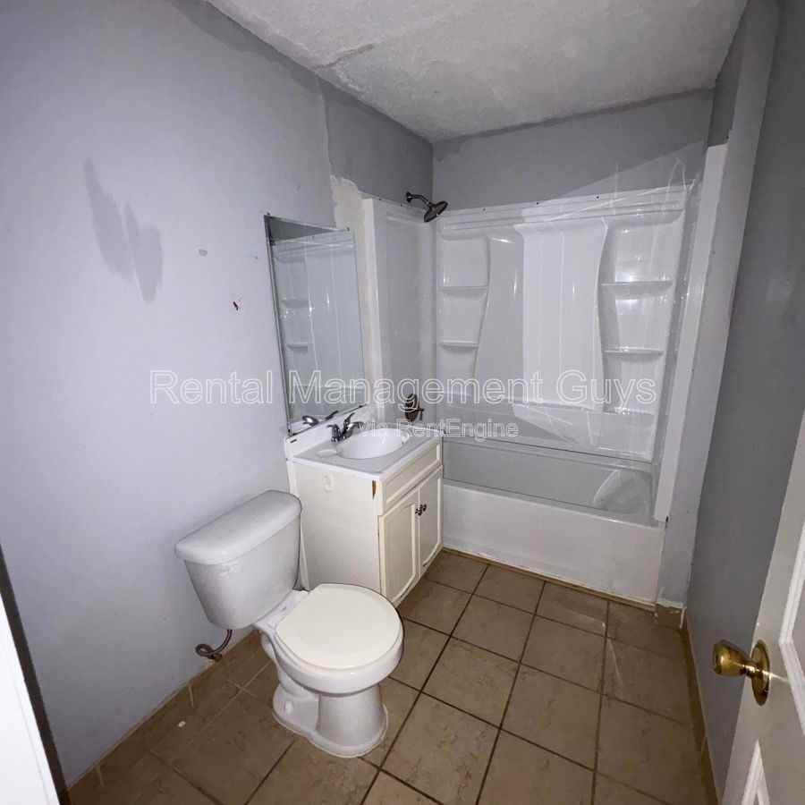 2314 Sheridan Ave N #1 - Photo 7 of 12