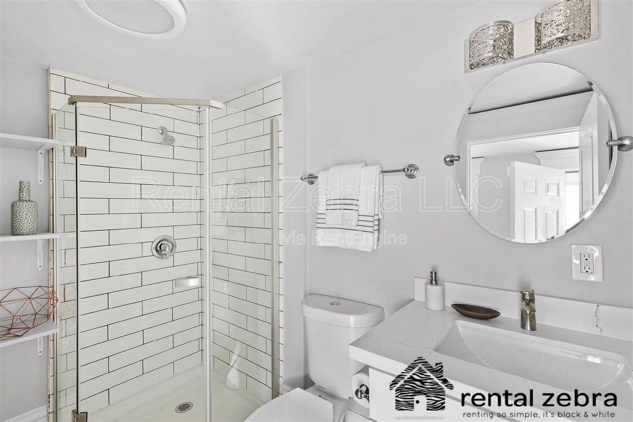 1823 1/2 Delaware St - Photo 5 of 11