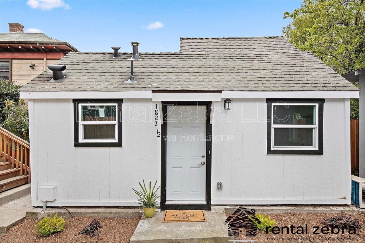 1823 1/2 Delaware St - Photo 7 of 11