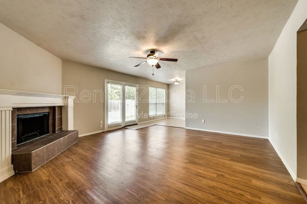 7113 Edinburg Dr - Photo 3 of 15