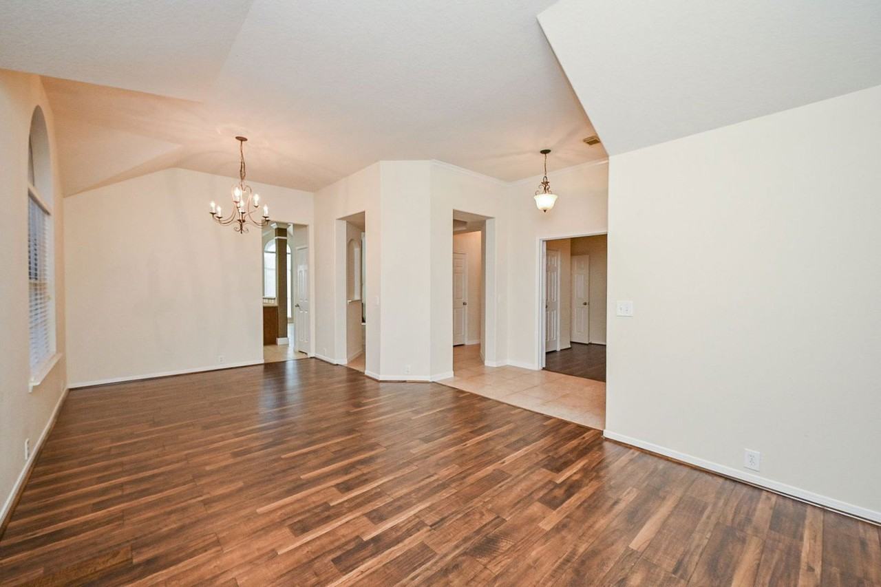 2726 Redwick Drive - Photo 6 of 32