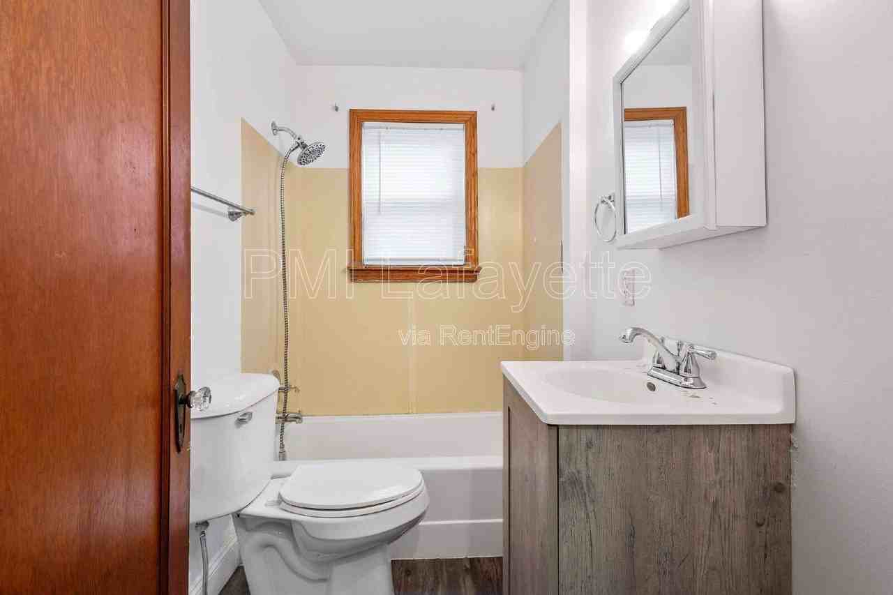 2022 Charles St - Photo 5 of 9