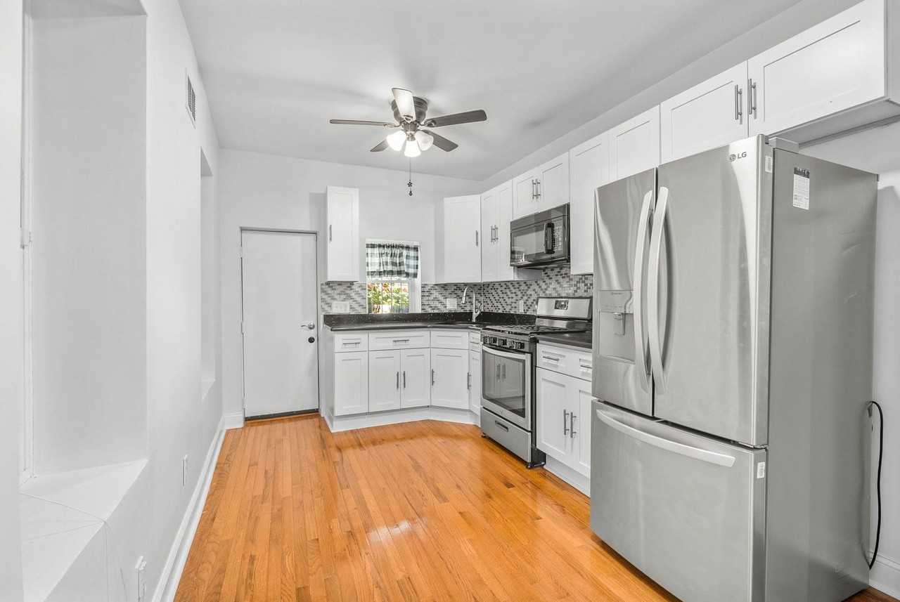 3839 Folsom St - Photo 4 of 21